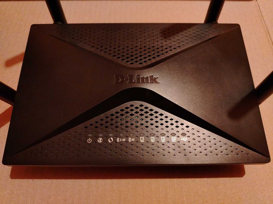 Гигабитов рутер D-Link DIR-853