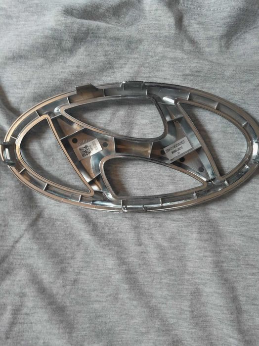 Авто Емблема Hyundai