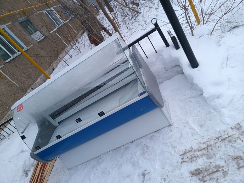 Витринный холодильник