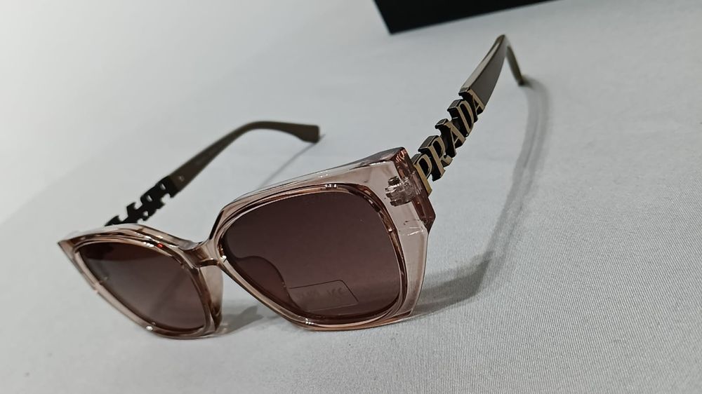 Ochelari de soare noi