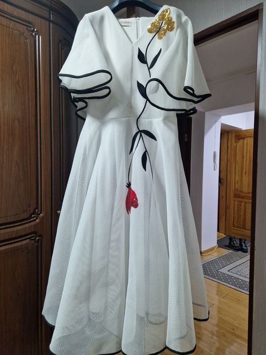 Продам Платья женская