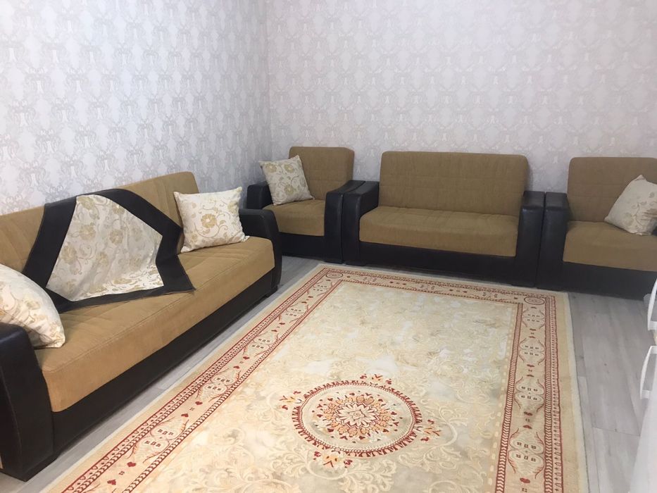 Отличный Диван и кресла