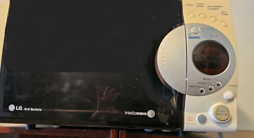 Продам микроволновую печьь