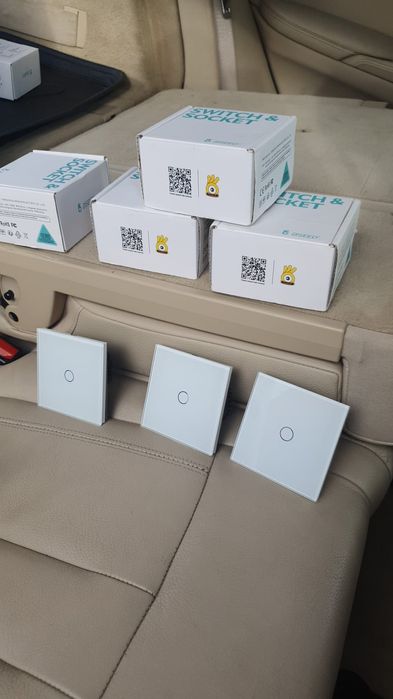 Întrerupătoare cu touch