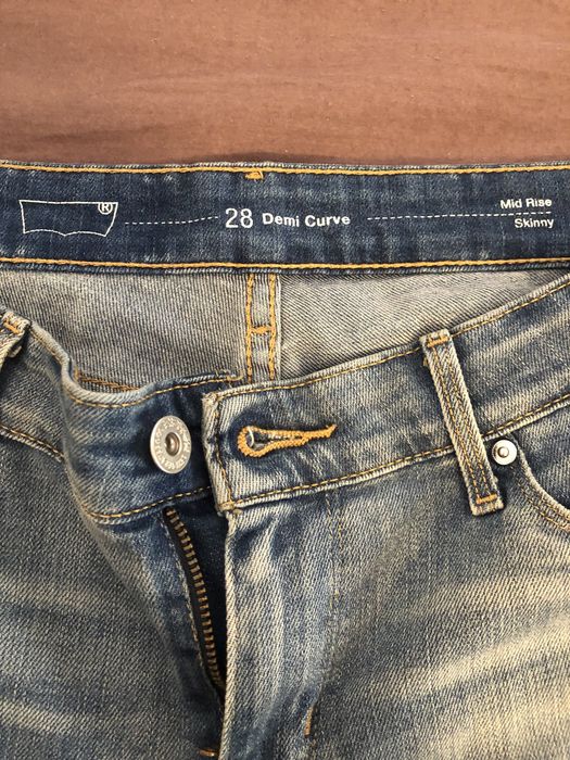 Blugi Levi’s demi mid curve 28