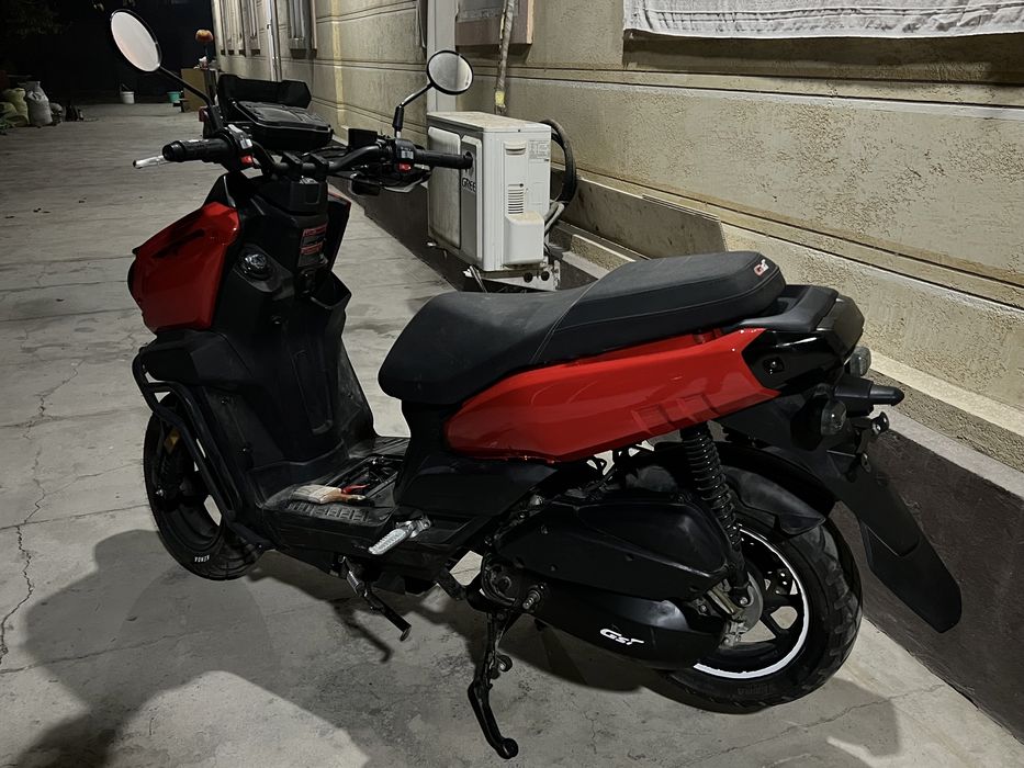 Скутер 150 куб GST