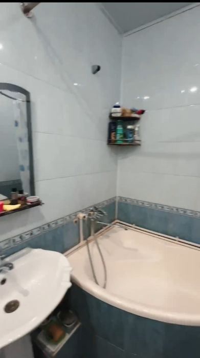 Срочно центрда квартира сатылады