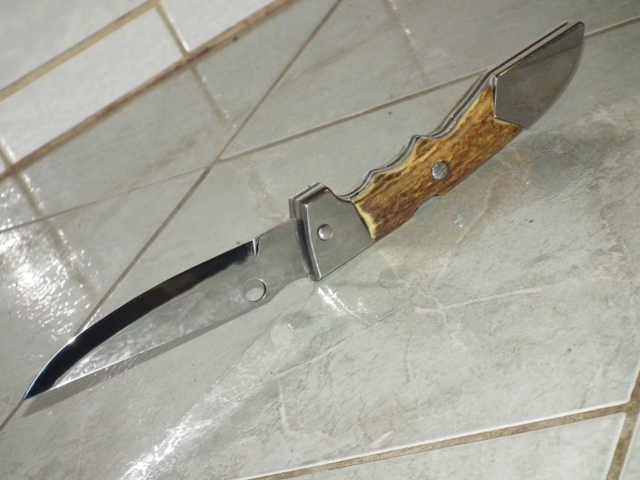 Briceag maghiar masiv unicat handmade cu plásele din corn mester anonim NOS