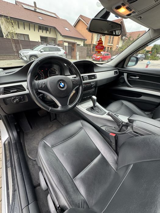 Vand BMW 320d / E91 / FACELIFT / 4X4 / 177cai / AUTOMAT / NAVI / IMPECABIL