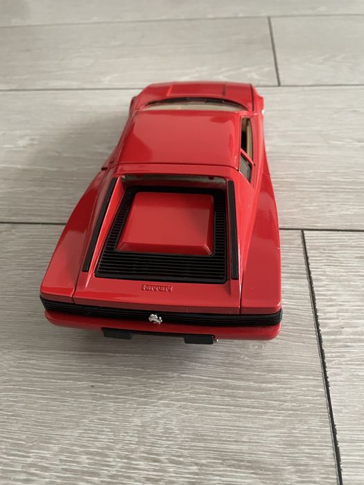 Ferrari Testarossa 1984, 1:18, metalic