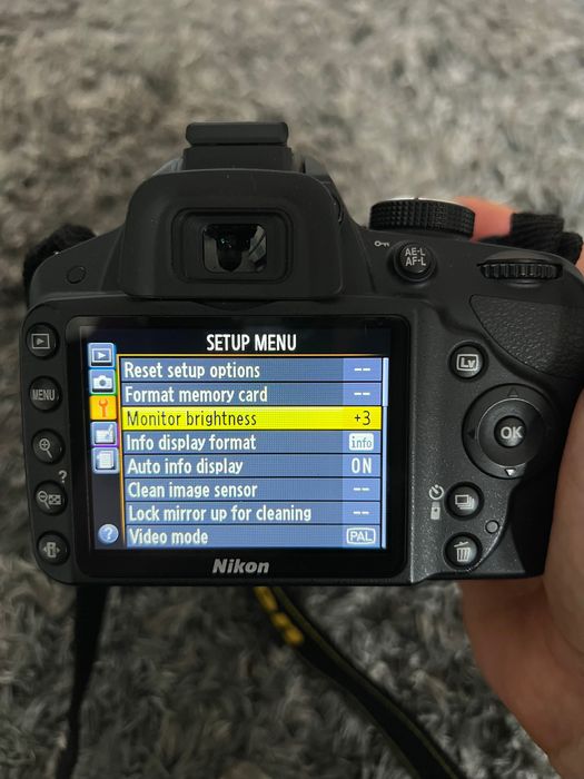 Фотоапарат Nikon D3200 с обектив