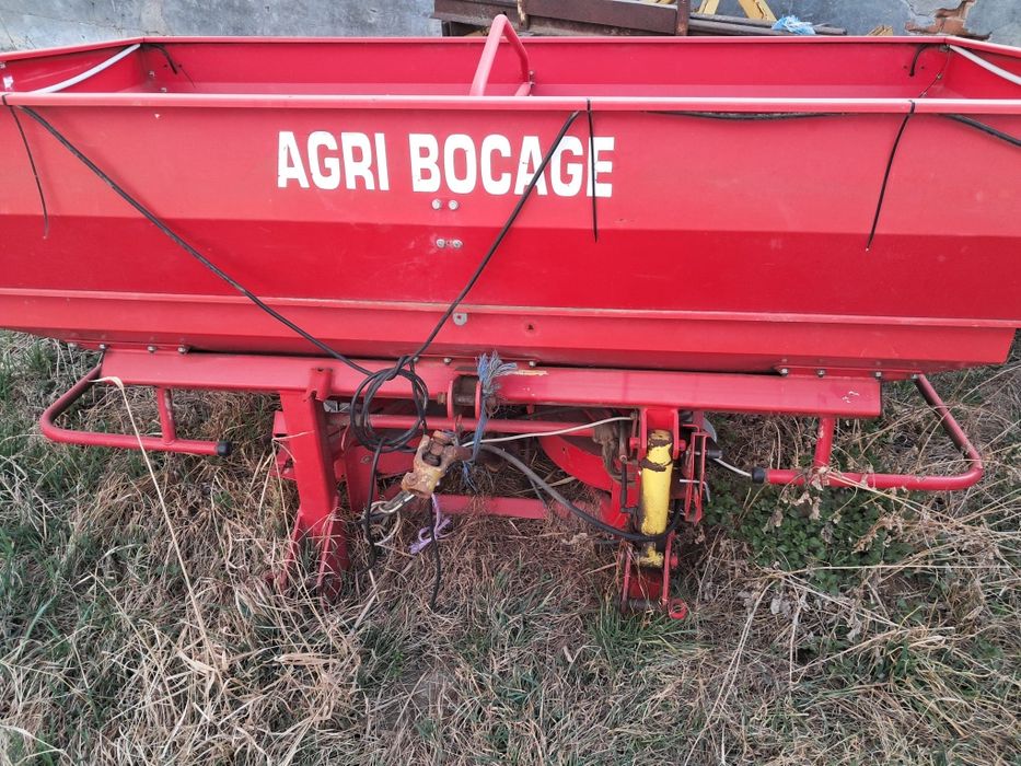 Utilaj de înprâstiat azot,semanatore