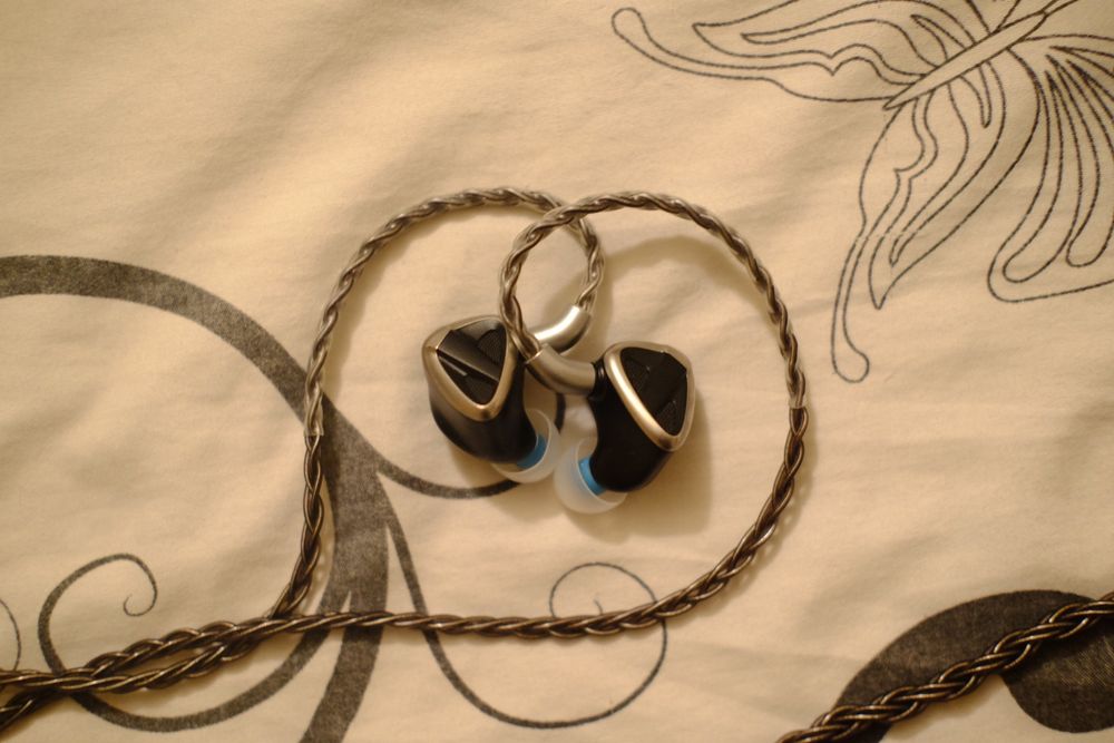 Vând căști iem Fiio fh19