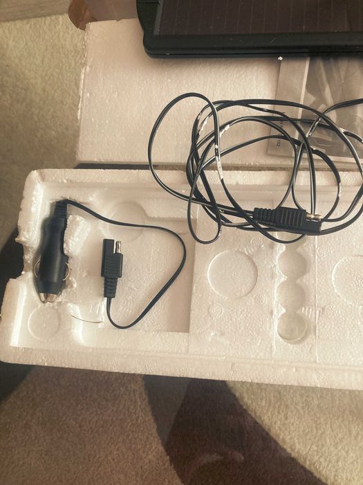 Соларно зарядно за батерии/акумулатори