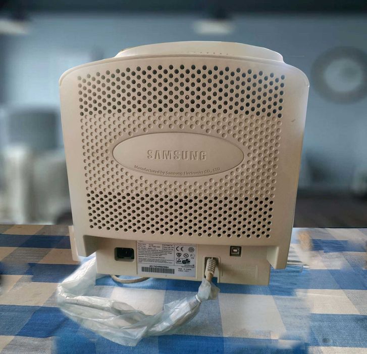 Монитор SAMSUNG SyncMaster 757NF