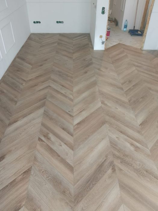 Укладка ламината установка плинтуса заливка наливного пола установка л