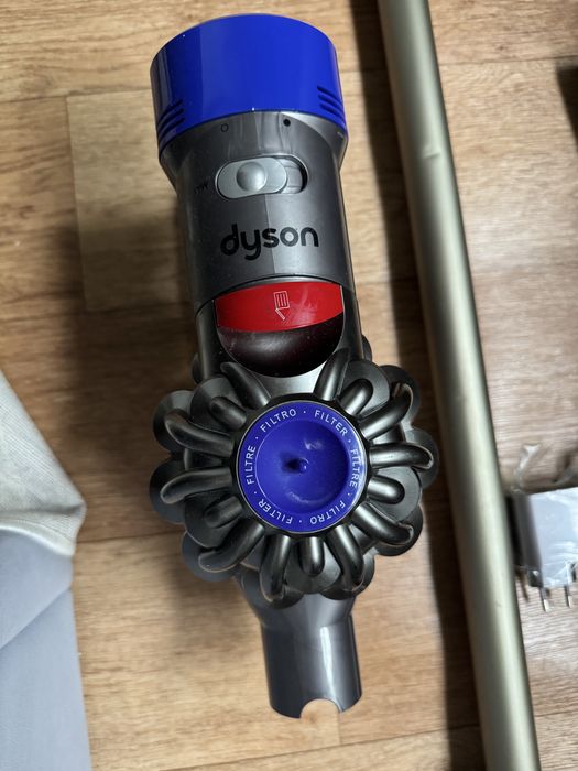 Пылесос Dyson V8