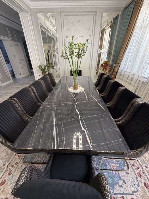 Столы и стулья для зала