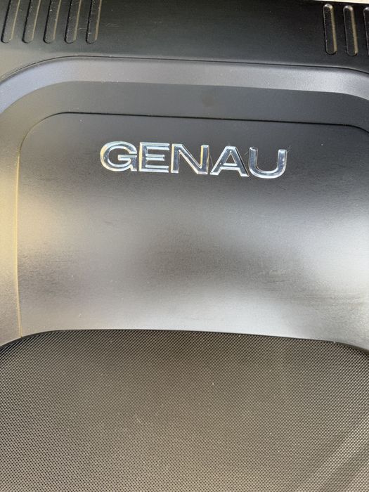 Продам беговую дорожку GENAU