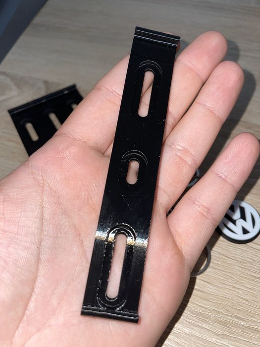 Suporti de numar SLIM + cadou breloc personalizat