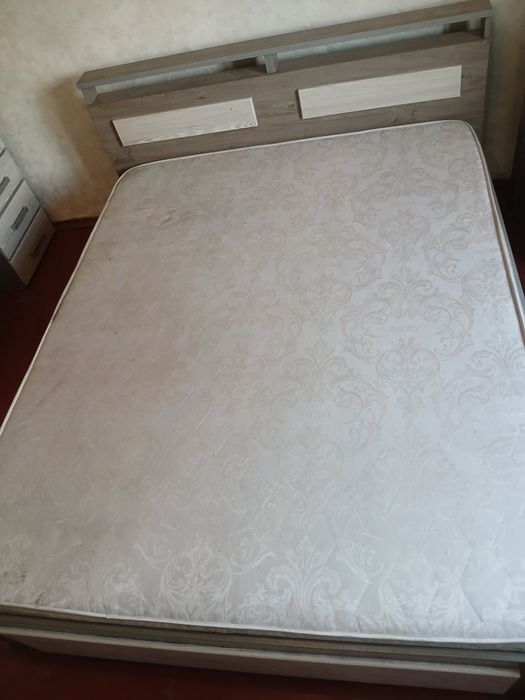 Продам кровать двухспальная