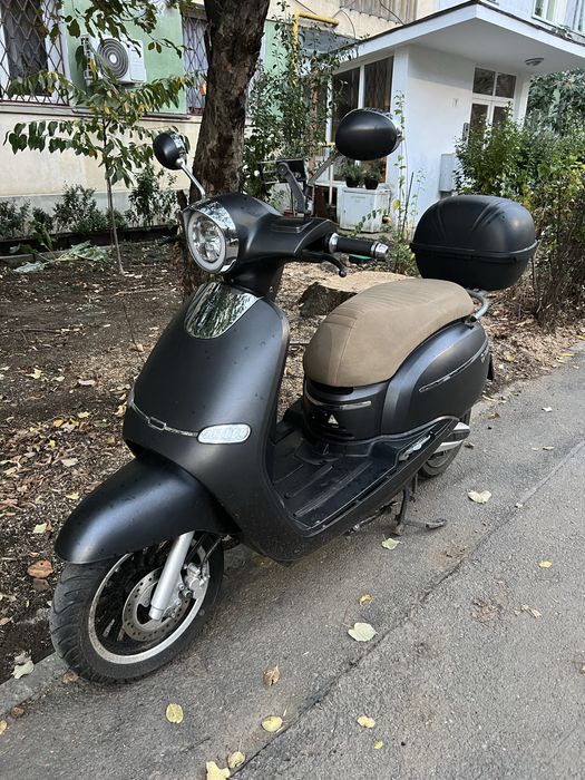Vand scuter electric TINBOT F10 an 2022 stare impecabila permis B