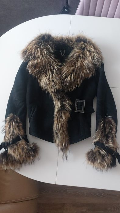 Кожено яке с косъм