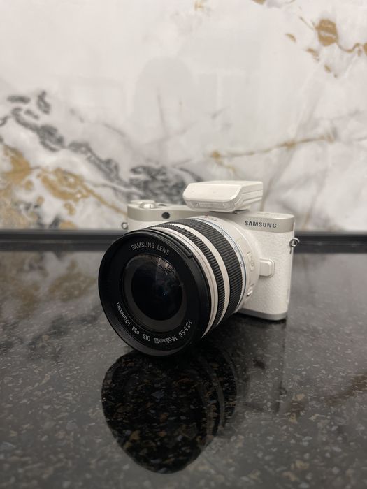 Камера SAMSUNG NX300 белый корпус