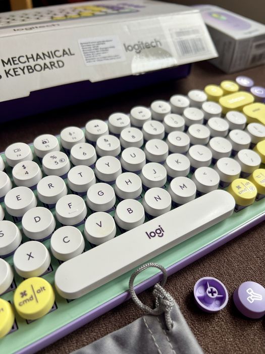 Logitech pop keys & mouse