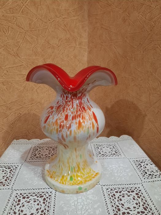 Красивая, винтажная ваза, завод  "Красный Май" 1960-70гг, с волнистым