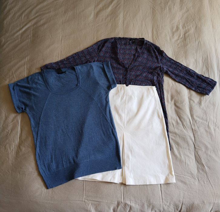 Mango белая юбка блузка в цветочек голубая футболка размер М , Манго