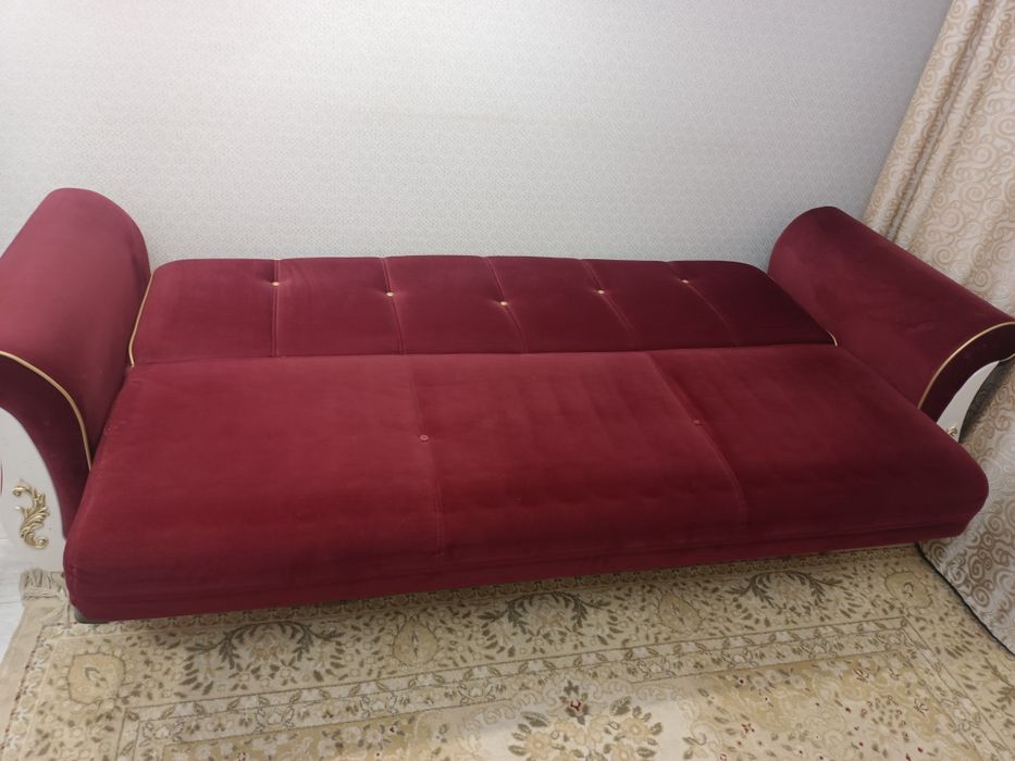 Продам диван в гостиную комнату