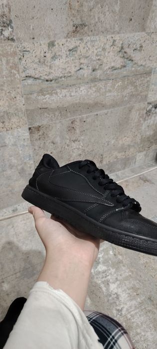 Jordan 1 low travis Scott phantom