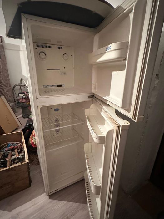 Холодильник сатылады