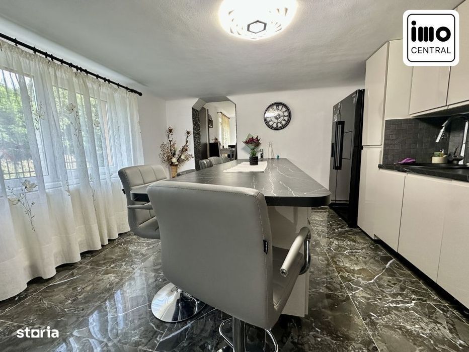 Casa spatioasa si moderna cu curte inierbata in Feleacu