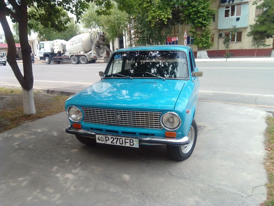 Авто жигули ваз-21011