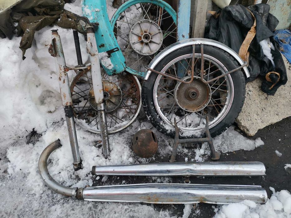 Мотозапчасти продам.