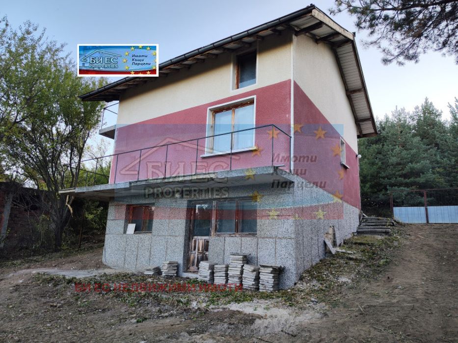 Къща в с. Гълъбовци 105 м² и двор 600m²