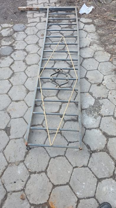 Продам ели,забор