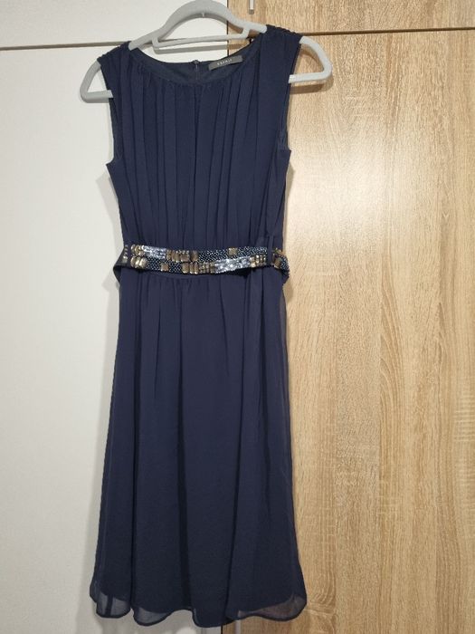 Официални рокли в различни цветове