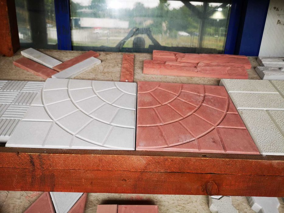 Pavele,borduri,placari garduri beton