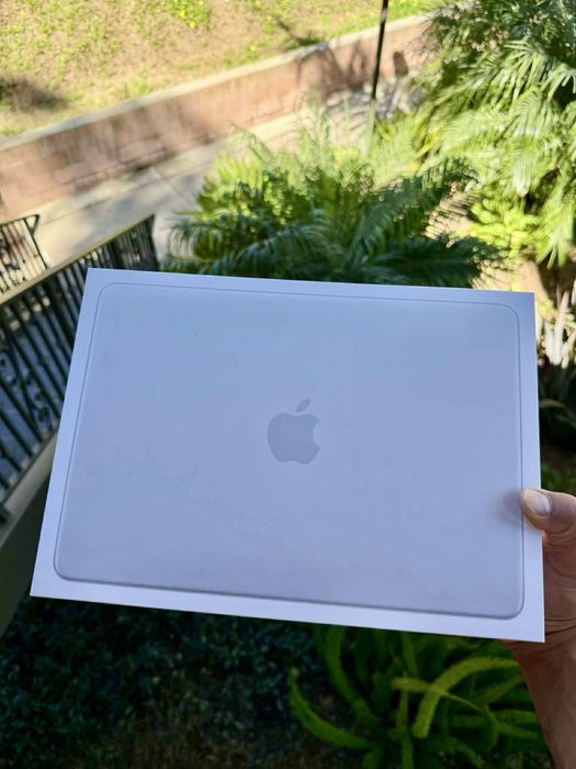 HOB! Apple MacBook Neo  13" A18 Pro 8RAM 256GB Silver