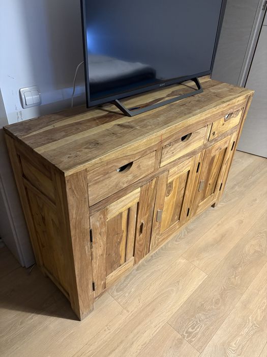 Vand comoda din lemn masiv