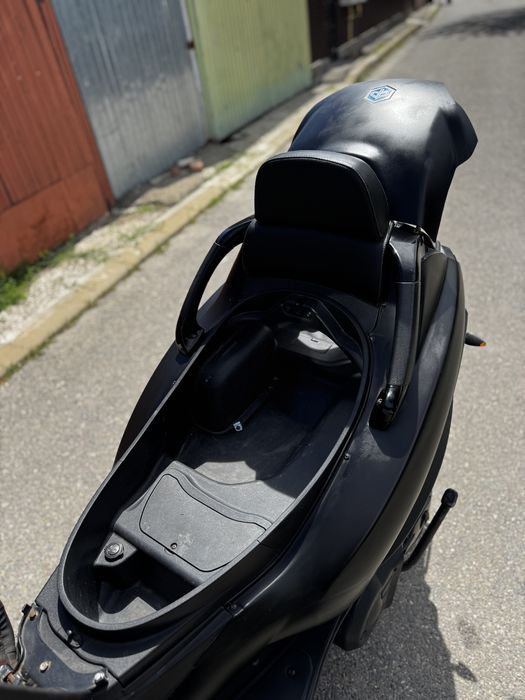 Scuter Piaggio MP3 400 LT / 3 roti / Categ B/L5E