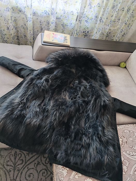 Продам парку натуральный мех