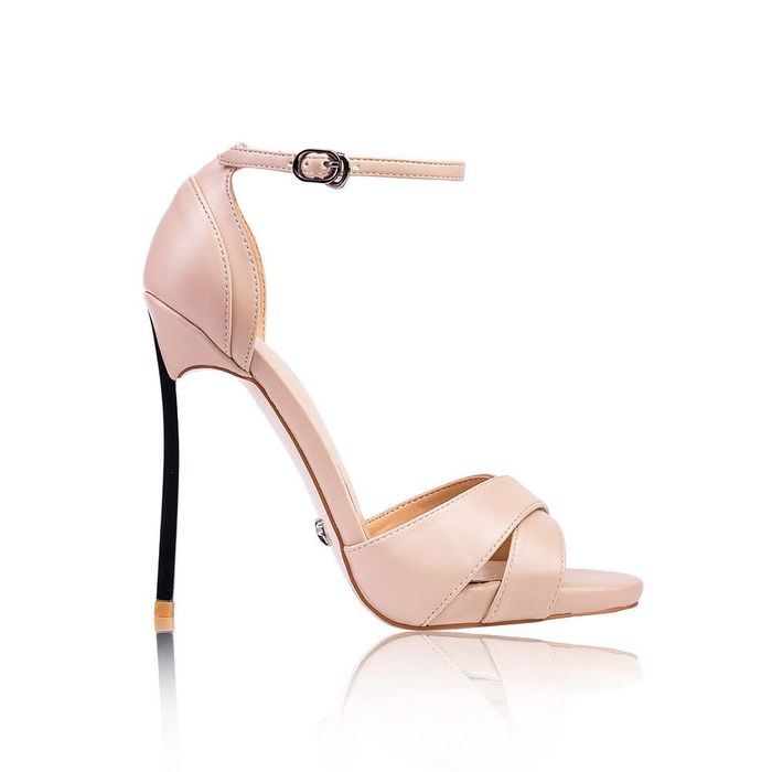 Бежови токчета Стоян Радичев