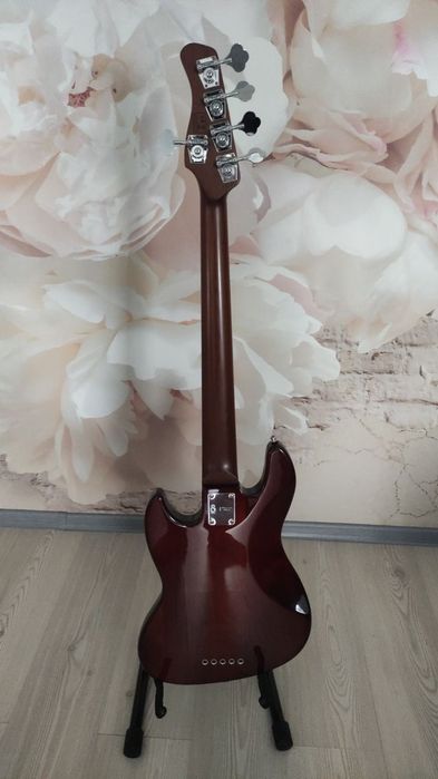 Sire Marcus Miller v5 vintage