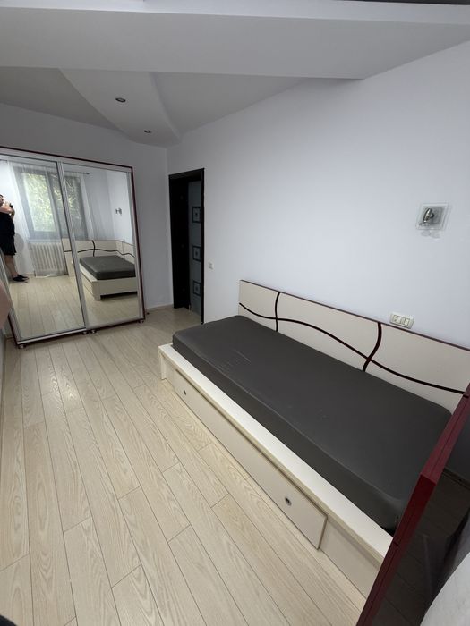 Inchiriez ap ,3 camere , calea bucuresti , et 2