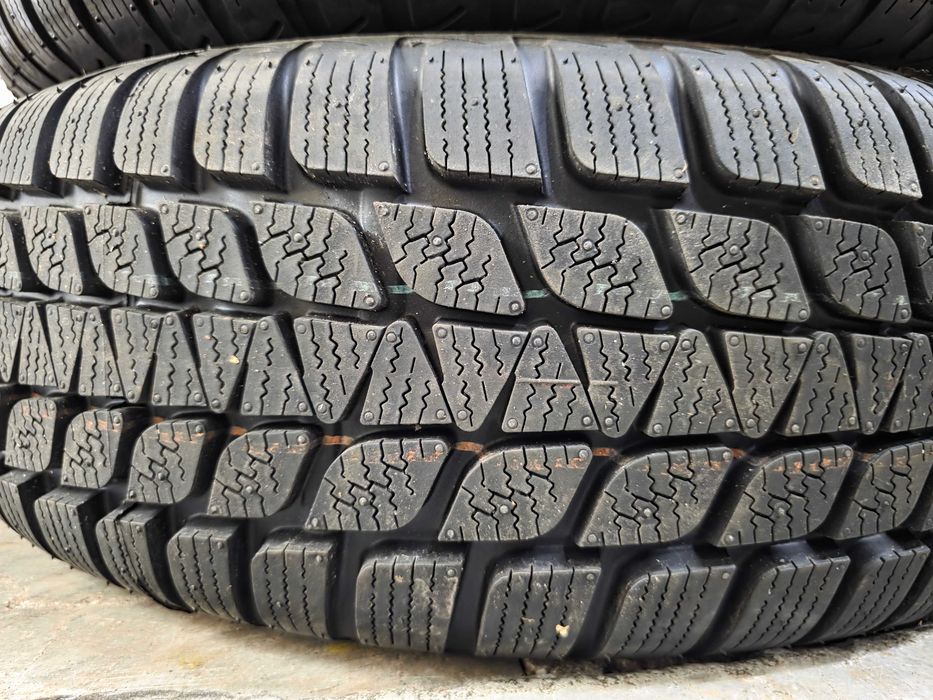2бр Като нови зимни гуми 195 70 14 - Bridgestone