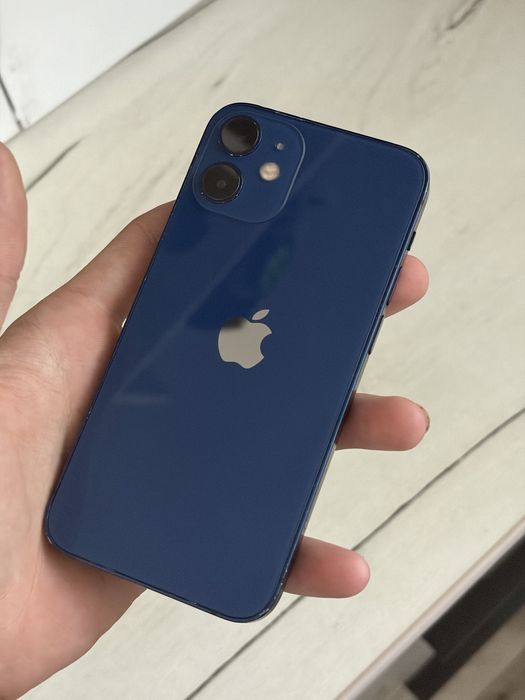 Продам iPhone 12, 64 ГБ, синий цвет.